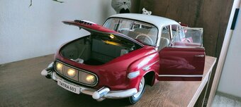 Tatra 603 1:8 - 9