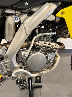 Suzuki rmz 250 - 9