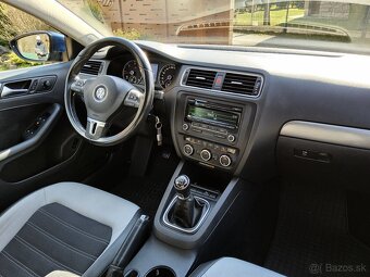 Volkswagen Jetta 2.0 TDI Highline 103kW - 9