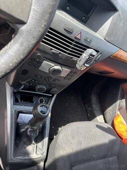 OPEL ASTRA H - rozpredám na diely - 9