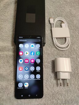 Predám Samsung Galaxy Z Flip 5 256GB,8GB RAM - 9