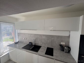Predám 2 izbový byt so samostatnou kuchyňou v Miloslavove, A - 9