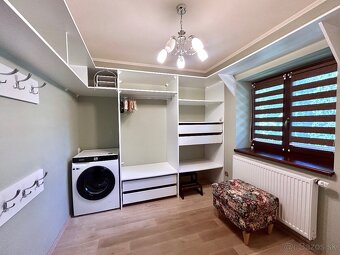 Na predaj impozantná štýlová 5-izbová rodinná vila - 9