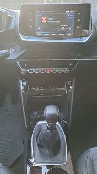 Peugeot 2008 1.2 Allure 100 - 9
