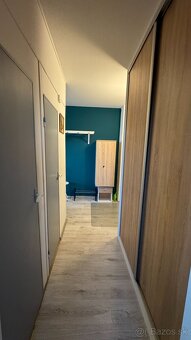 PRENAJATÉ: 1 izbový, priestranný byt - sídlisko Mier, SNV - 9