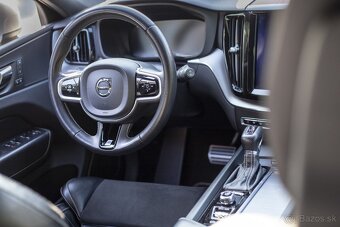 Volvo XC60 D4 R-Design AWD A/T 140kw - 9