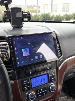 Hyundai Santa Fe • Komfortné a priestranné SUV - 9