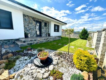 REZERVOVANÝ/ 4 - IZB. NOVOSTAVBA , POZEMOK 732m2, DOJČ - 9