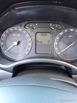 Skoda octavia 1.4 benzin 125000 km rok 2007 - 9