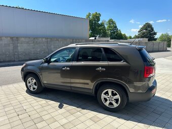 Kia Sorento 2,2 Crdi 4x4 automat TOP stav - 9