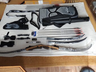 PRODÁM KRÁSNÝ REFLEXNÍ LUK SAMICK SAGE 62"+ KOMPLET VYBAVEN - 9