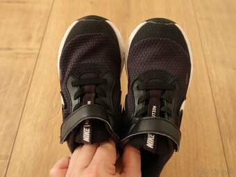Tenisky NIKE č. 28 (vnút. dĺžka 17,7 cm) - TOP STAV - 9