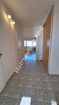 Slnečný 3 izbový byt s loggiou a krásnym výhľadom - 9