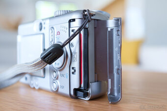 Canon PowerShot A80 - 9