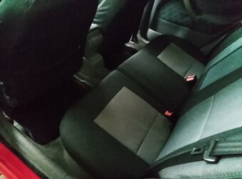 Predám Škoda Octavia Combi 1.9 TDI SLX 66kw M5 5d - 9