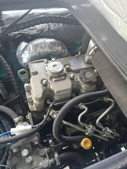 Klbovy nakladac HZM 906 - 9