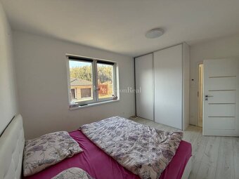 NOVOSTAVBA: zariadený BUNGALOV v obci Vieska Bezdedov (817m2 - 9