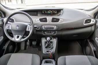 Renault Mégane Scénic - 9
