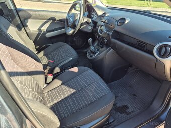 Mazda 2 ... 1,3 16v Benzín ... 131 000km - 9