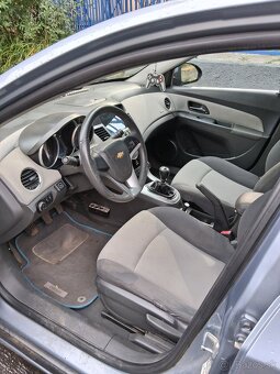 Chevrolet Cruze 1.8 Benzín + LPG, r. 2012, STK do 02/2027 - 9