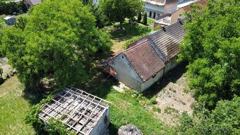 Pozemok 833m² so starým domom, Livina - 9