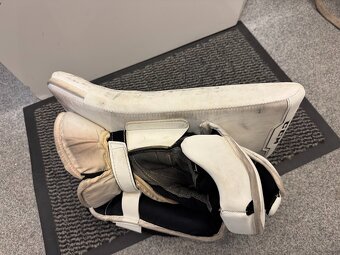 LAPAČKA A VYRÁŽEČKA CCM AXIS - 9