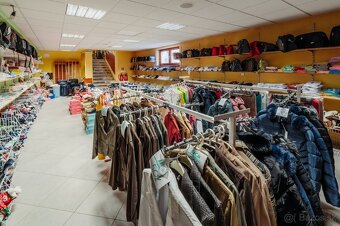 Obchodný priestor prístupný z hlavnej ulice - 9