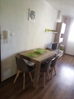 Prenájom 3 izbový byt Levice - 9