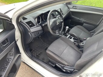 Mitsubishi Lancer 1.5 - 9