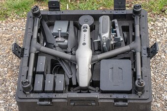 DJI INSPIRE 2 + X5S + 2 objektívy + 2 vysielačky + 4 batérie - 9