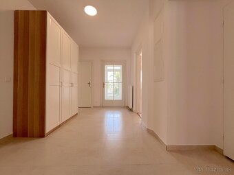Prenájom 4 iz.bytu s výhľadom na hrad, Palisády, BratislavaI - 9