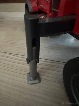 Auto žeriav BRUDER - 9