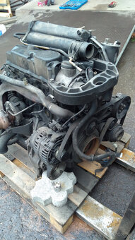 Mercedes 638 2,3 diesl. motor 105 kw aj s prevodovkov - 9
