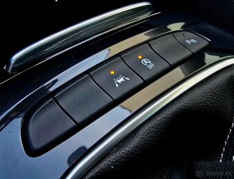 Opel Insignia - 9