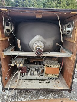60-te roky / KUBA - TISCHGERAT 24" / elektronková televízia - 9