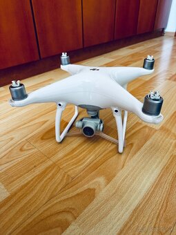 DJI Phantom 4 - 9