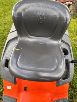 Predam záhradný traktor Husqvarna TC 338 - 9