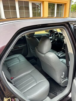 CHRYSLER 300C - 9