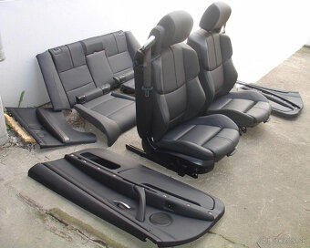 Vrátane prestavby BMW E93 M3 v koženom interiéri čiernych se - 9