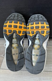 Nike Air Max 95 Michigan - 9