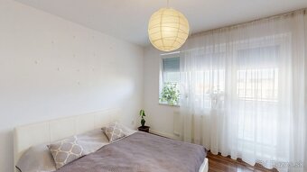 Jedinečný trojizbový byt s dvoma balkónmi v centre Malaciek- - 9