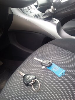 Toyota Auris 1,6 - 9