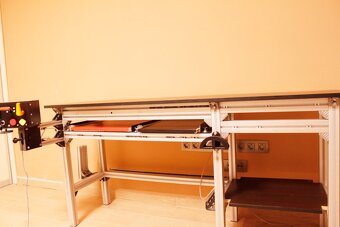 Predám herné kreslo so stolom a príslušenstvom - 9