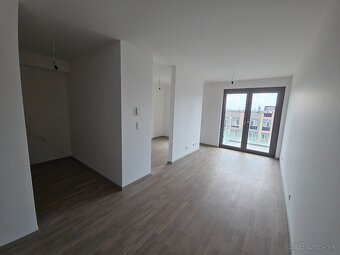 NOVOSTAVBA NA PREDAJ 1,5 IZBOVÝ BYT S PARKOVANÍM BRATISLAVA - 9