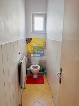 Ponúkame na predaj 5. izbový rodinný dom s veľkým pozemkom n - 9