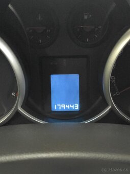 Chevrolet Cruze - 9