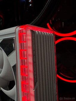 Ryzen 9 9900X3D\96GB\RTX 4090\SSD\1200W Zdroj - 9
