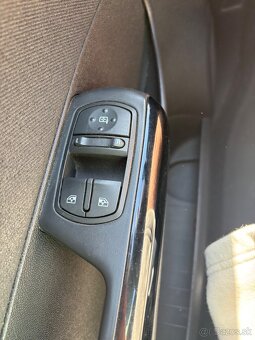 Corsa 1.2 benzín - 9