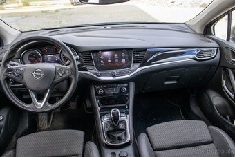 Opel Astra Sport Tourer - 9