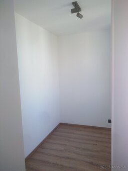 1,5 izb. byt (40,51 m2+balkón) - kvalitná rekonštrukcia - 9